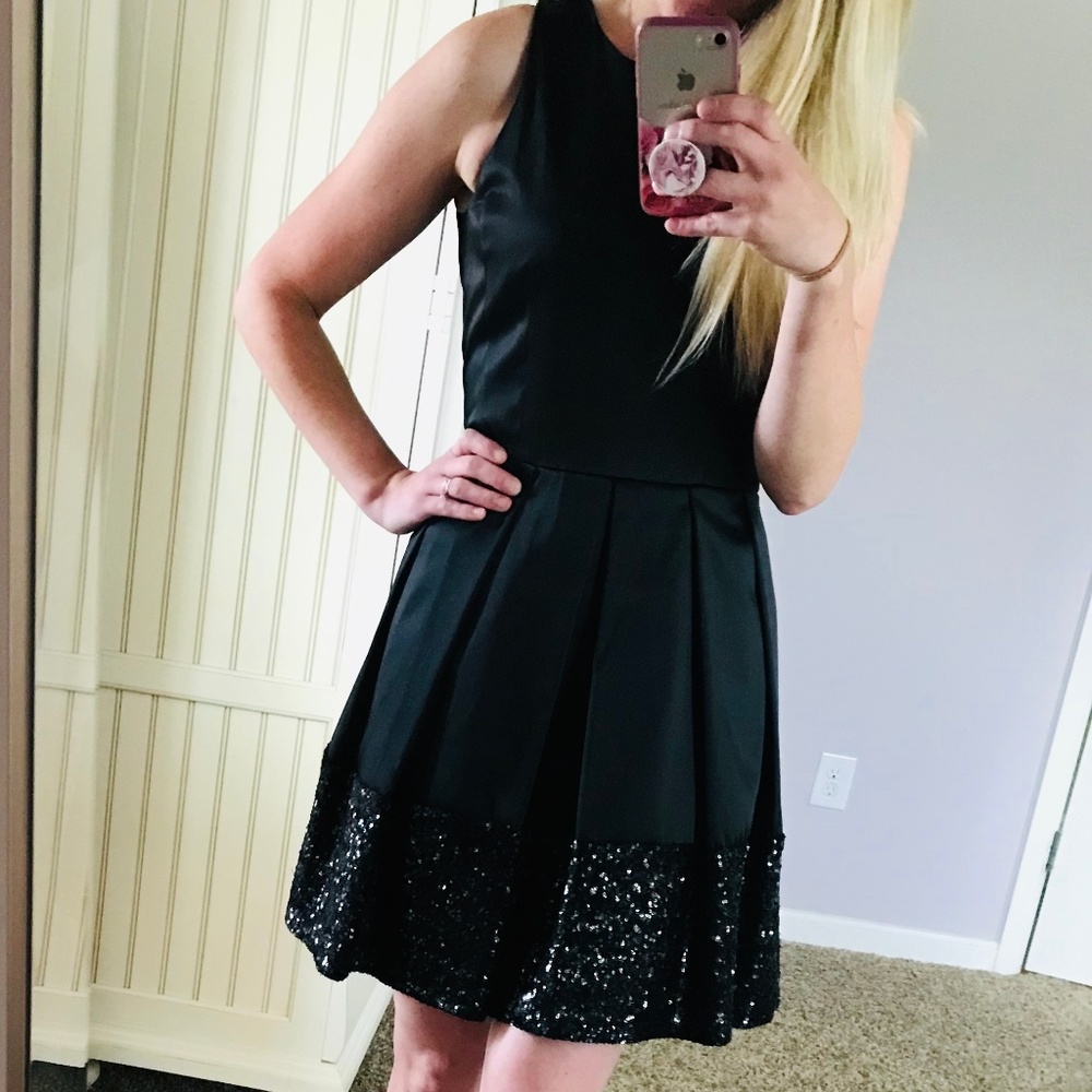🌟Sequined Fit & Flare Pleated Dress (Size:8)